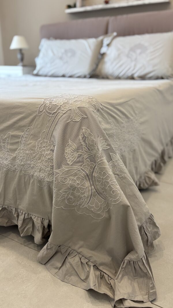 Set Copripiumino Matrimoniale Cassandra Rouches 240 * 260 Con Due Copriguanciali